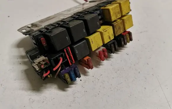 Mercedes-Benz S W220 Fuse module A0325458232