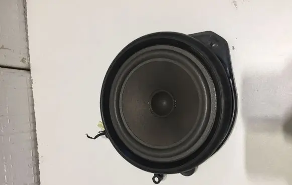 Audi A4 S4 B7 8E 8H Front door speaker 8E0035411