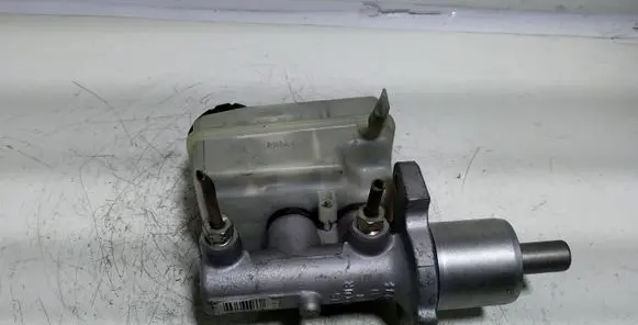 Mercedes-Benz B W245 Master brake cylinder A1694300202