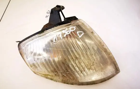 Mazda 323 F Front indicator light