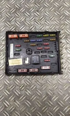 Volkswagen PASSAT B6 Fuse module 3C0937125