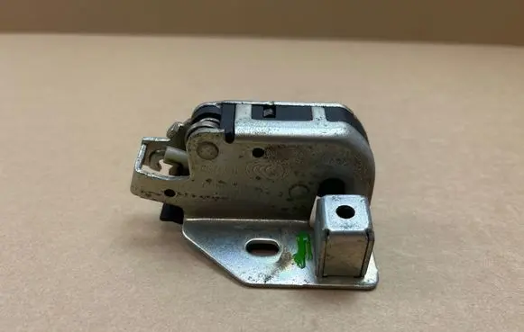 Mercedes-Benz Sprinter W906 Loading door lock A9067401135