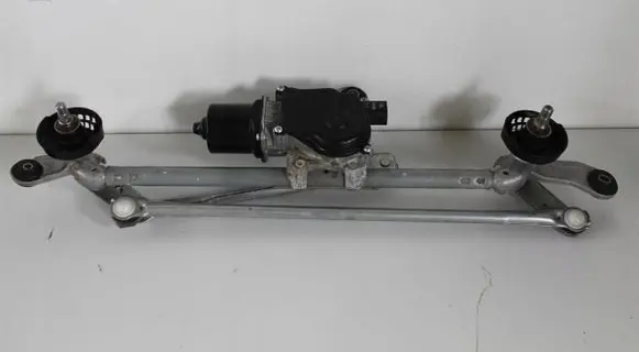 Nissan X-Trail T32 Front wiper linkage and motor 6520C004