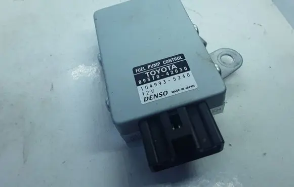 Toyota RAV 4 (XA40) Fuel injection pump control unit/module 8957042030 1049935240