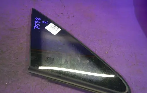Opel Zafira B Rear side window