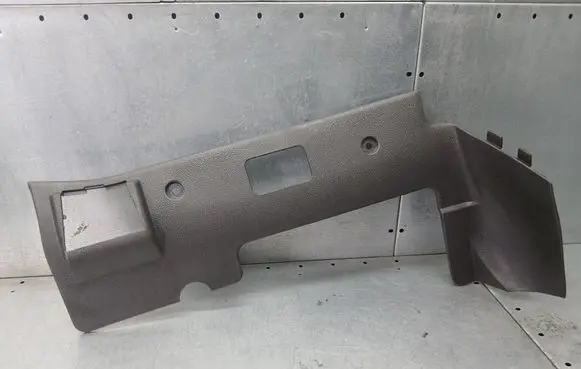 Volvo V70 Engine splash shield/under tray