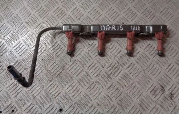 Toyota Yaris Fuel injectors set 2325021091