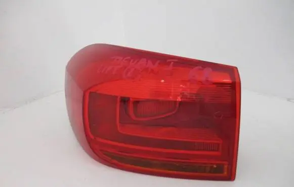 Volkswagen Tiguan Rear/tail lights 5N0945095Q
