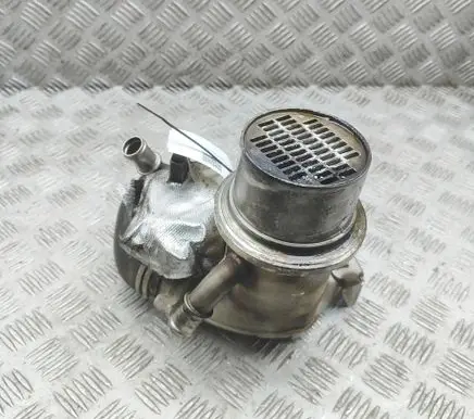 Volkswagen PASSAT B8 EGR valve cooler 04L131512D 04L131521