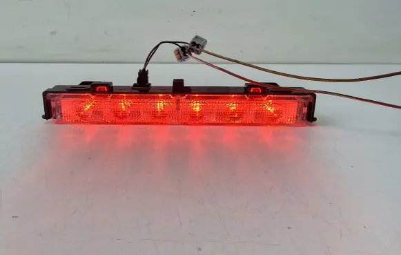 Volkswagen Jetta VI Third/center stoplight 01051200