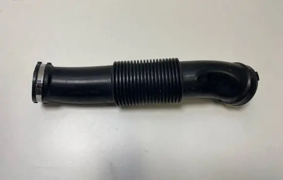 Land Rover Discovery 5 Air intake hose/pipe HPLA9R505AA LR084405 HPLA-9R505-AA