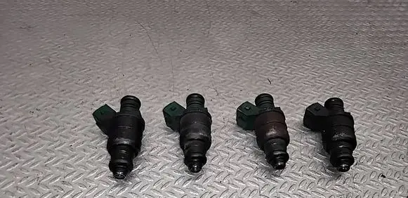 Volkswagen Golf IV Fuel injectors set 037906031AA