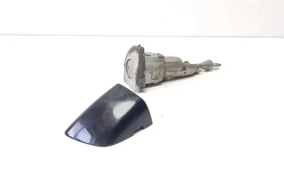 Volkswagen Touareg II Front door handle cover 7P6837880