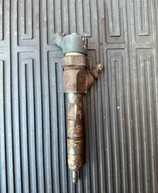 Fuel injector