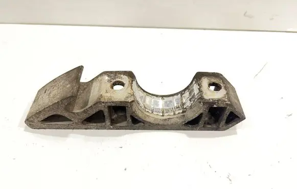 Audi Q7 4L Sway bar bush bracket, front 