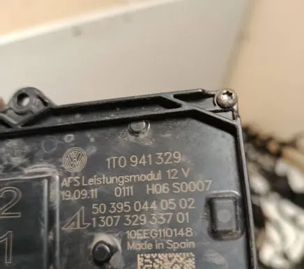 Volkswagen Golf VI Headlight ballast module Xenon 1T0941329 130732933701 503950440502