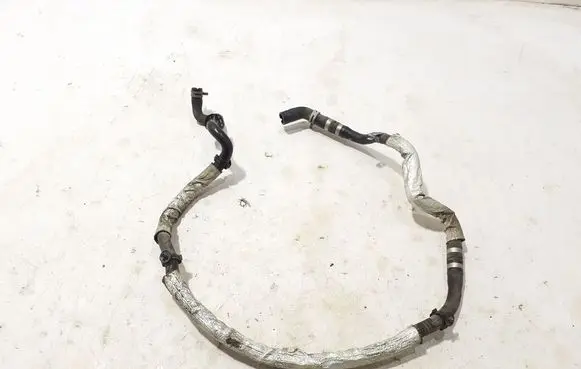 Engine coolant pipe/hose