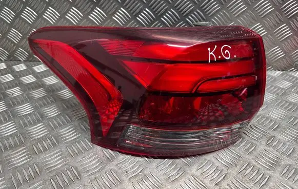 Mitsubishi Outlander Rear/tail lights 8330B173