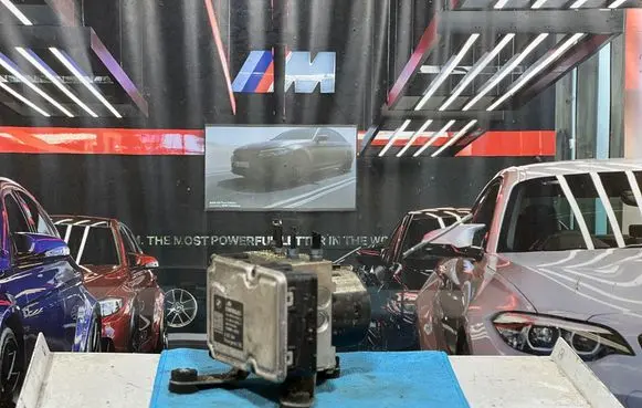 BMW X3 F25 ABS Pump 6857644