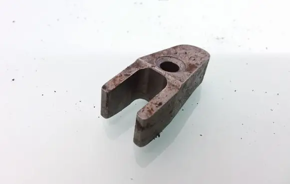 Mercedes-Benz C W203 Fuel Injector clamp holder