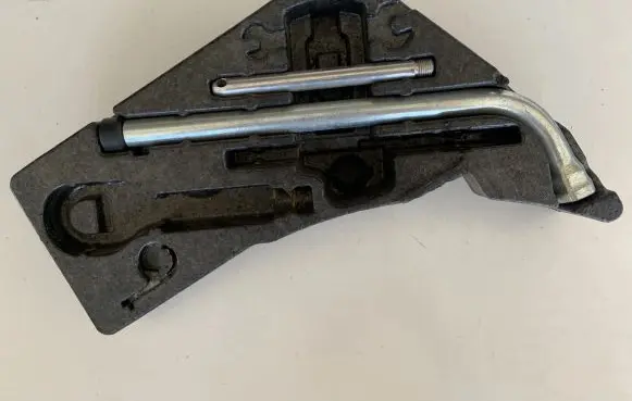 Audi Q7 4L Tool set 4L0012113E 7L0012219 7L0012223