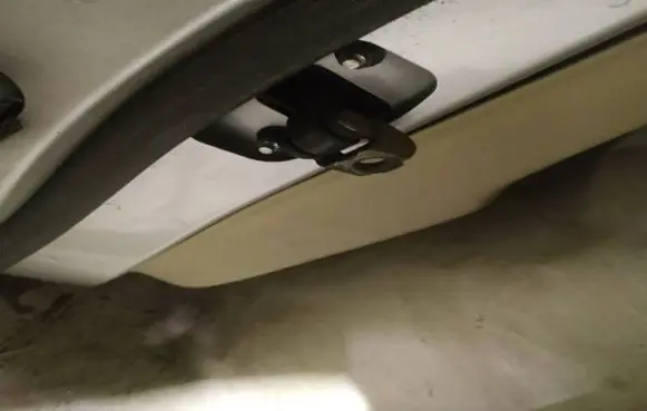 Volvo S80 Front door check strap stopper 
