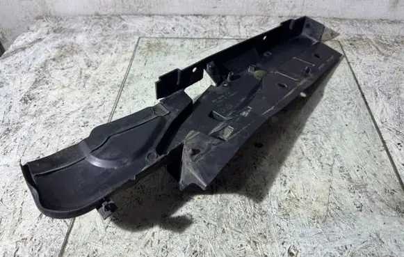 Ford Focus C-MAX Fender mounting bracket 3M51R02476A 3M51R02476