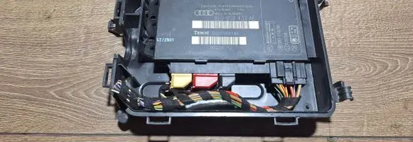 Audi A4 S4 B7 8E 8H Comfort/convenience module 8E0959433AE