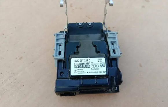 Windshield/windscreen camera