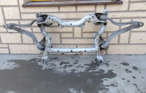 Mercedes-Benz CLS C218 X218 Front subframe a2182400817