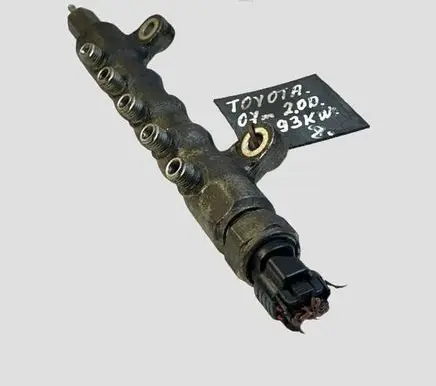 Toyota Avensis T250 Fuel main line pipe