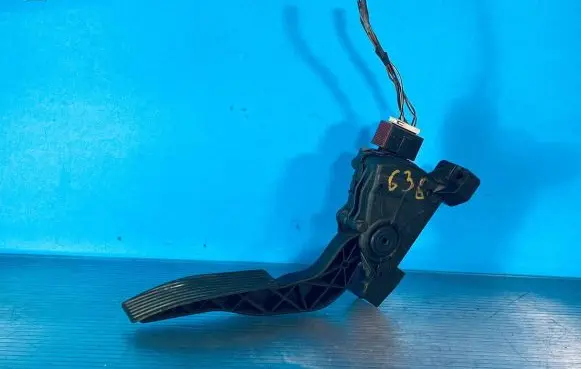 Opel Signum Accelerator throttle pedal 9186725 6PV00832201