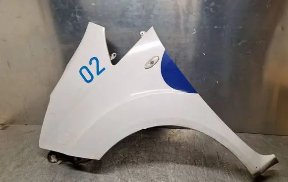 Nissan e-NV200 Fender