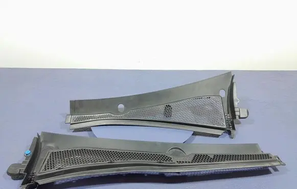 Peugeot 208 I Wiper trim 967332777
