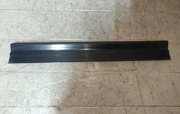 Front sill trim cover