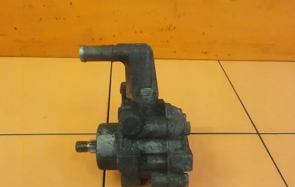 KIA Sorento Power steering pump 1MB10
