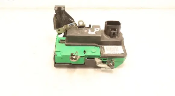 Volvo XC90 Front door lock 30784976