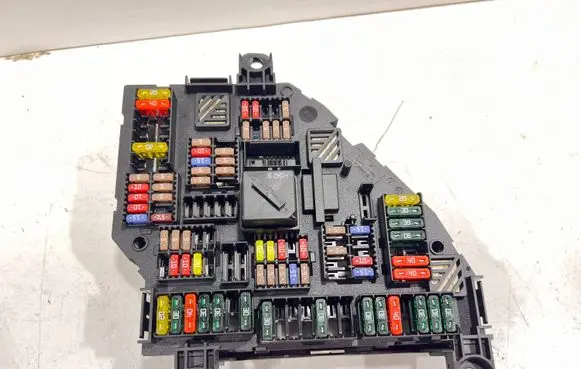 BMW 5 F10 F11 Fuse module 9264923