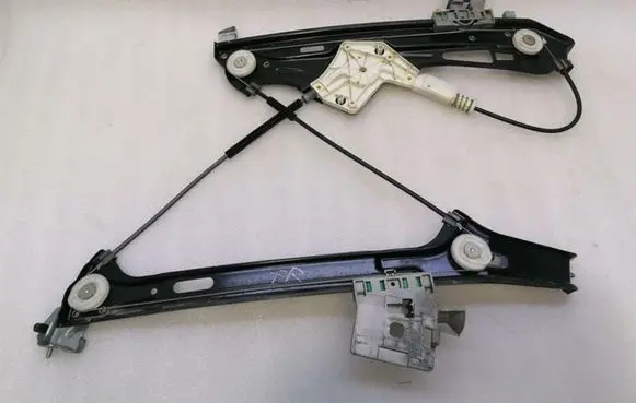Mercedes-Benz CLS AMG C219 Front window lifting mechanism without motor A2197201046