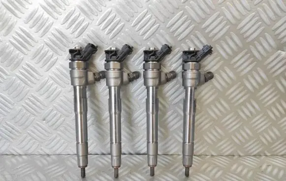 Renault Trafic III (X82) Fuel injector 0445110939