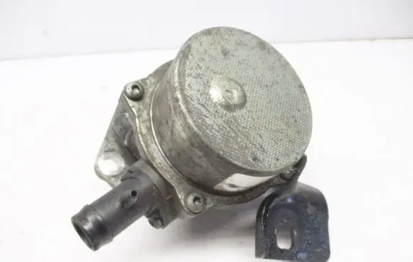 Nissan Qashqai Vacuum pump