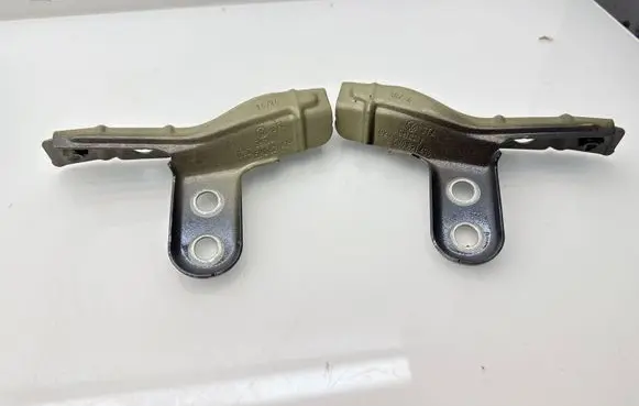 Volkswagen Golf VIII Fender mounting bracket 5H0821430 5H0821429
