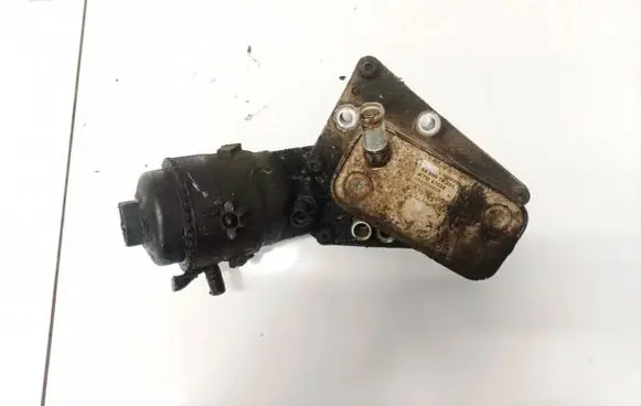 Opel Zafira B Oil filter cover 5989070231