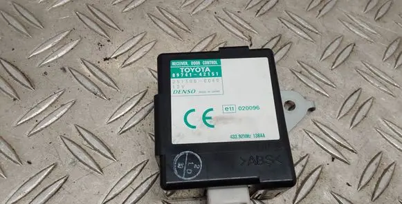 Toyota RAV 4 (XA20) Door control unit/module 8974142151