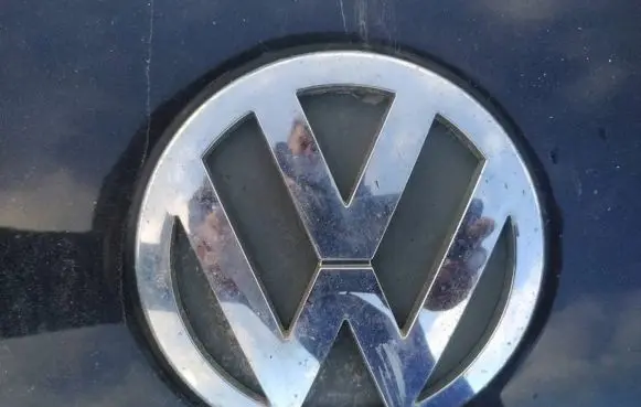 Volkswagen Polo Manufacturer badge logo/emblem 