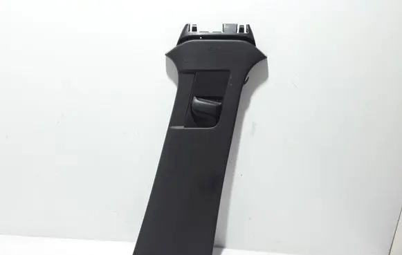 Volvo XC40 (B) pillar trim (bottom) 31479715