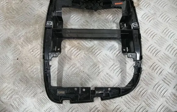 Renault Clio IV Panel trim 681046679R