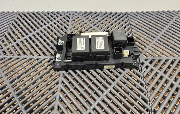 Toyota Prius (XW30) Fuse module G92Z147020 9979T