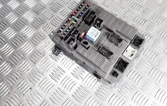 Citroen C5 Fuse module 9645352980 9645352980IH