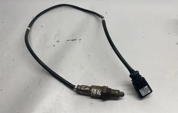 Volkswagen Jetta VII Lambda probe sensor 04E906262